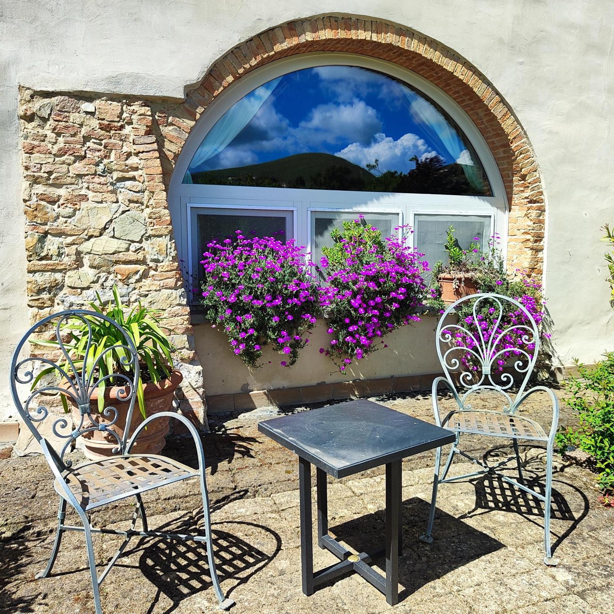 Agriturismo Podere Il Fornacino Santa Luce Exterior foto