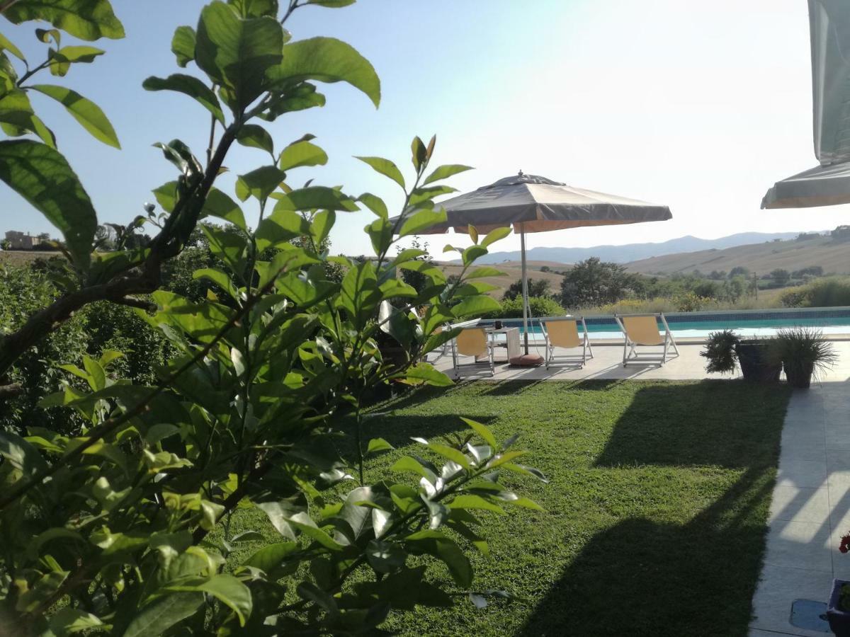 Agriturismo Podere Il Fornacino Santa Luce Exterior foto